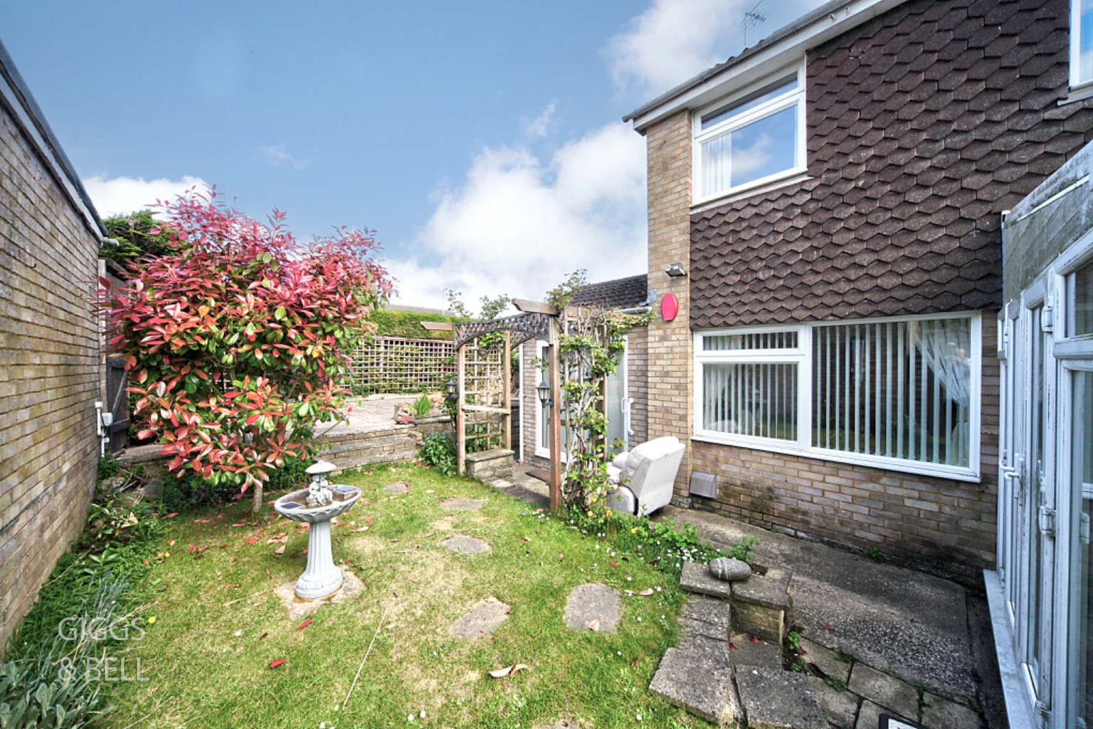 3 bed end of terrace house for sale in Keymer Close, Luton  - Property Image 14