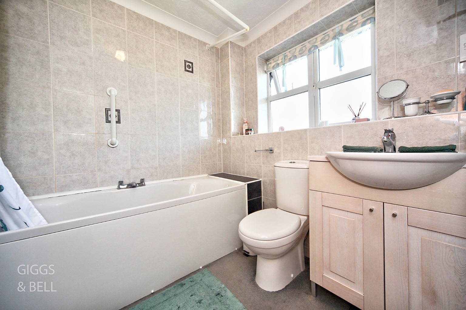 3 bed semi-detached house for sale in Reedsdale, Luton 12