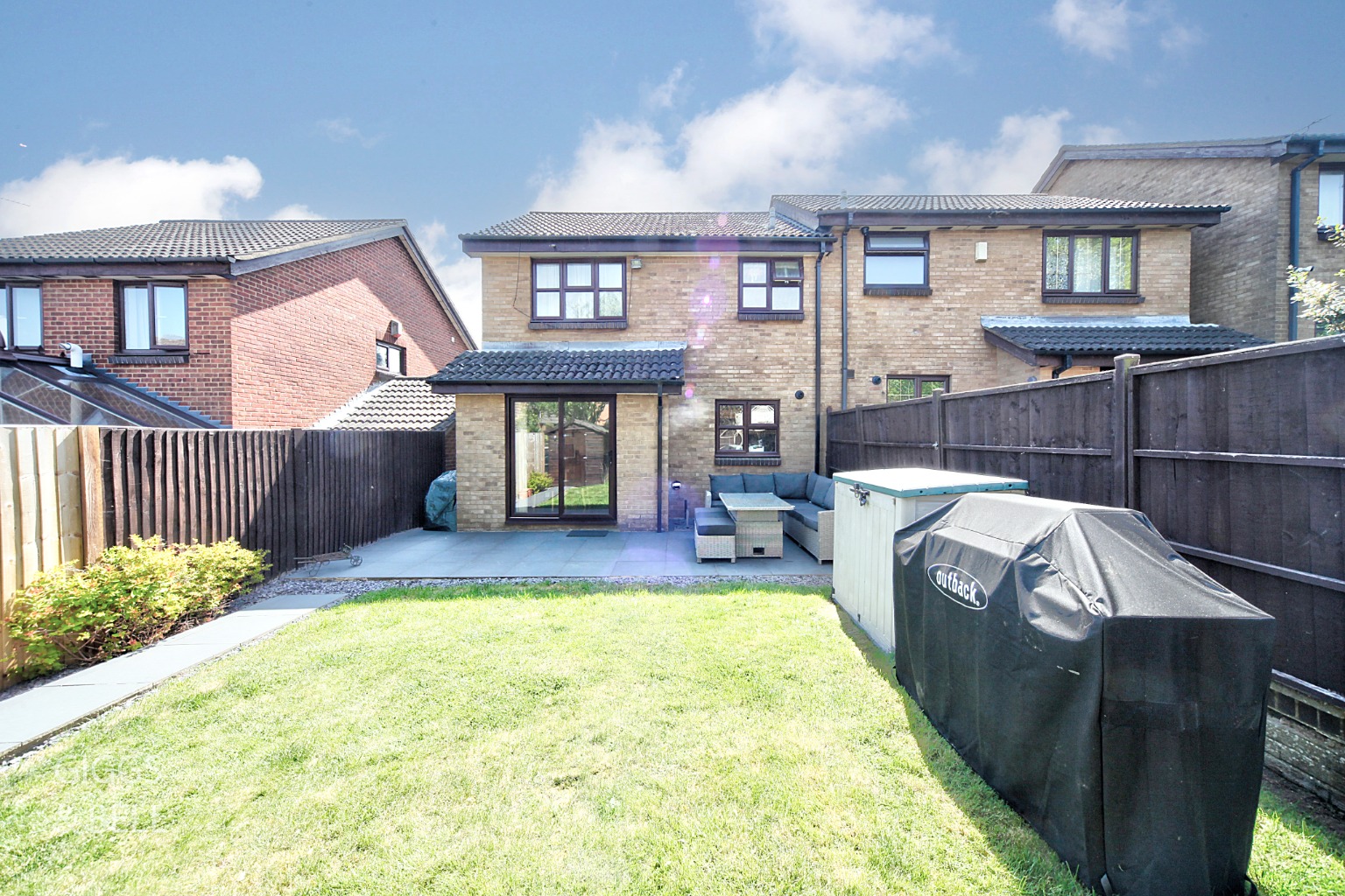 3 bed semi-detached house for sale in Reedsdale, Luton 16