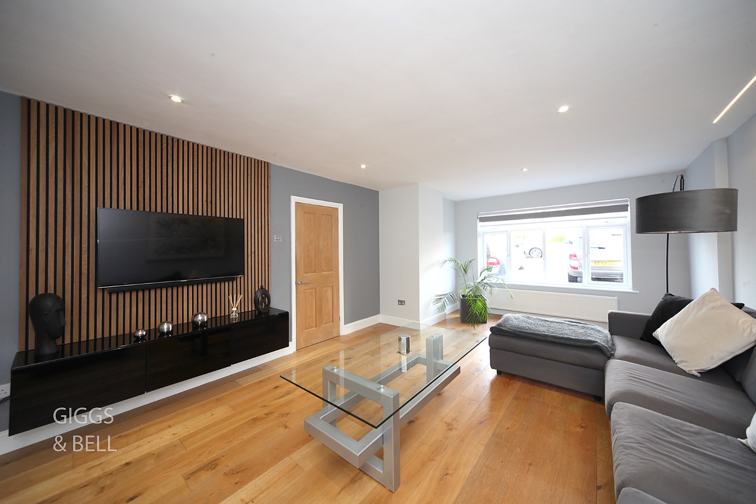 4 bed detached house for sale in Ailsworth Road, Luton 2