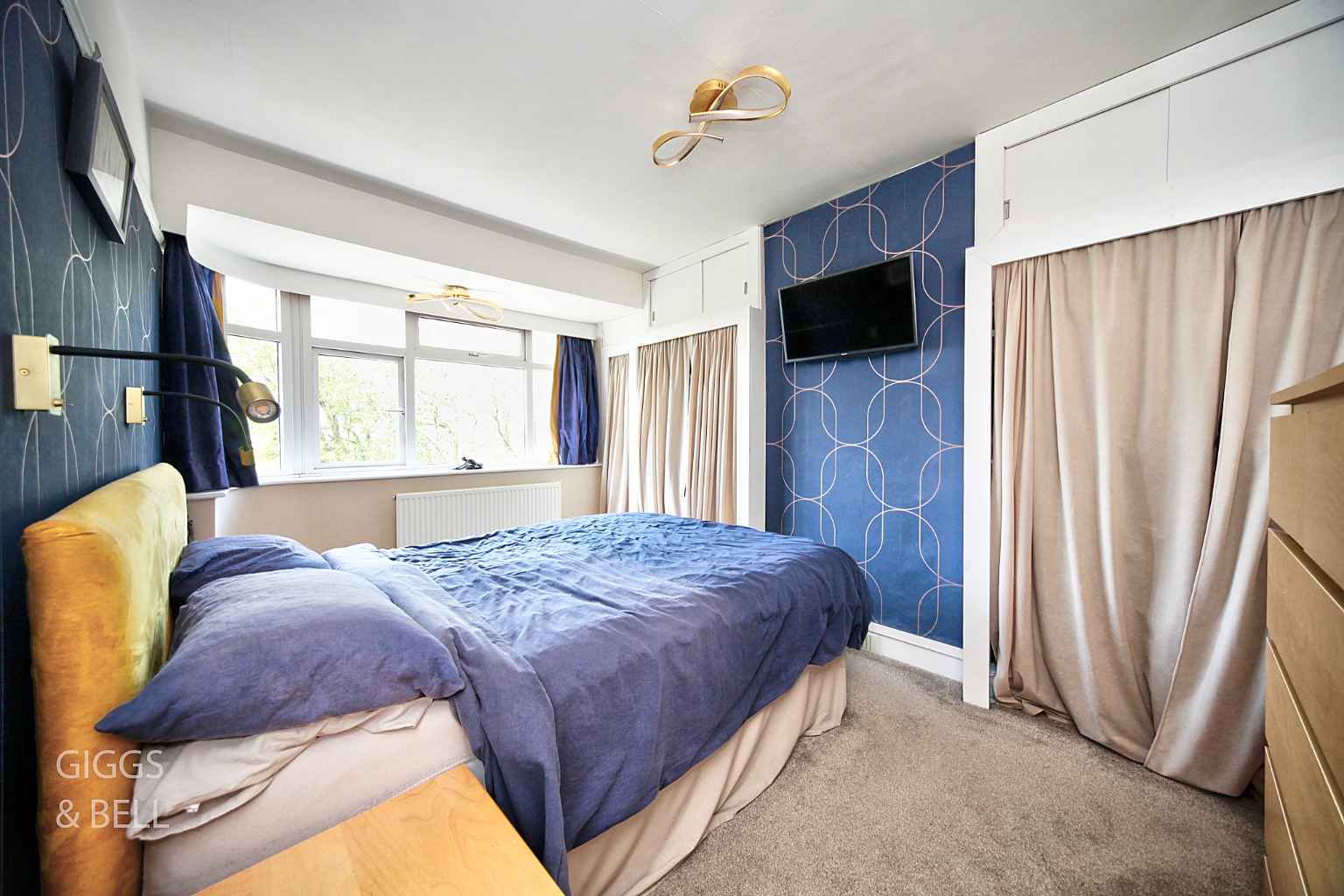 3 bed semi-detached house for sale in Knoll Rise, Luton 11