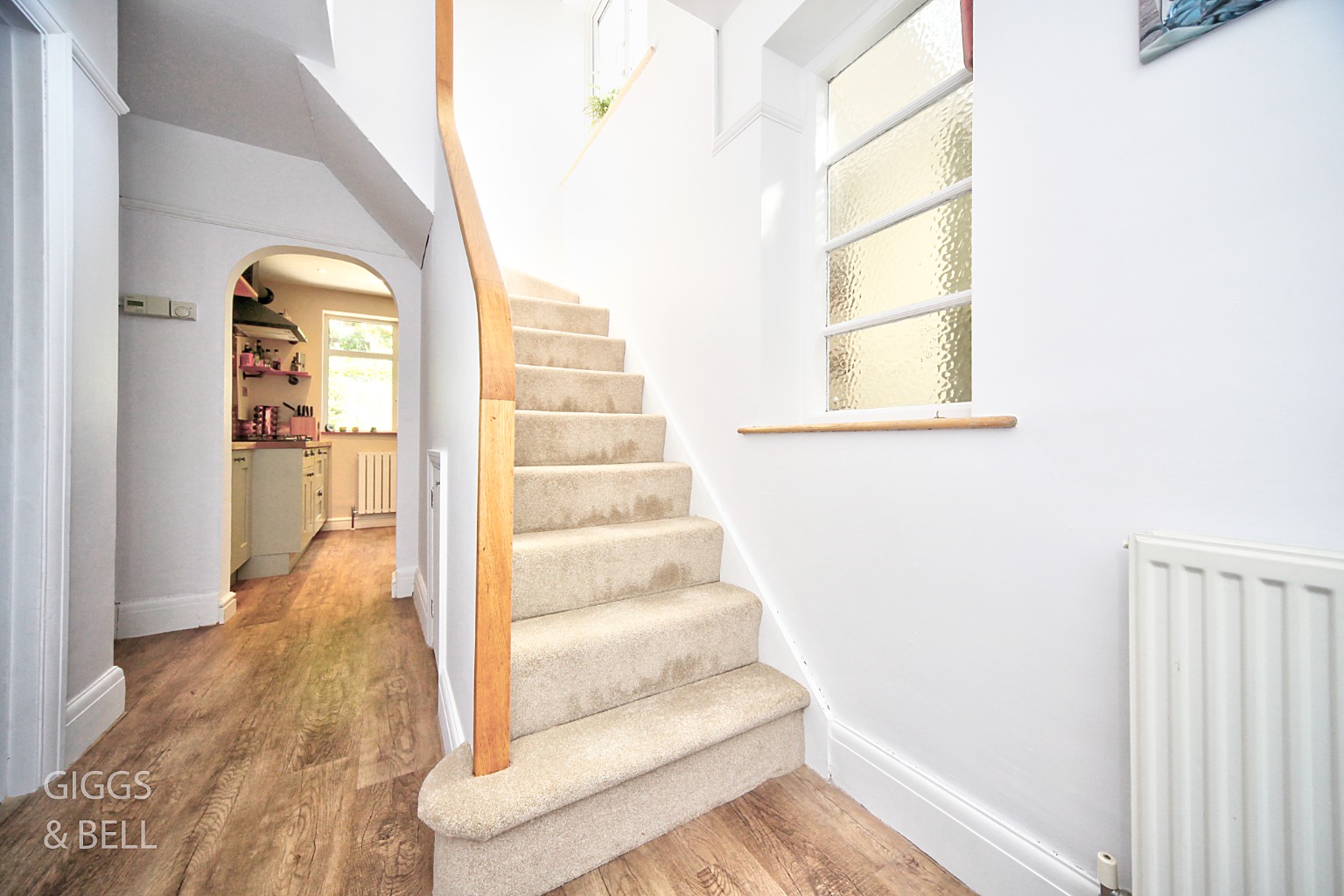 3 bed semi-detached house for sale in Knoll Rise, Luton  - Property Image 3