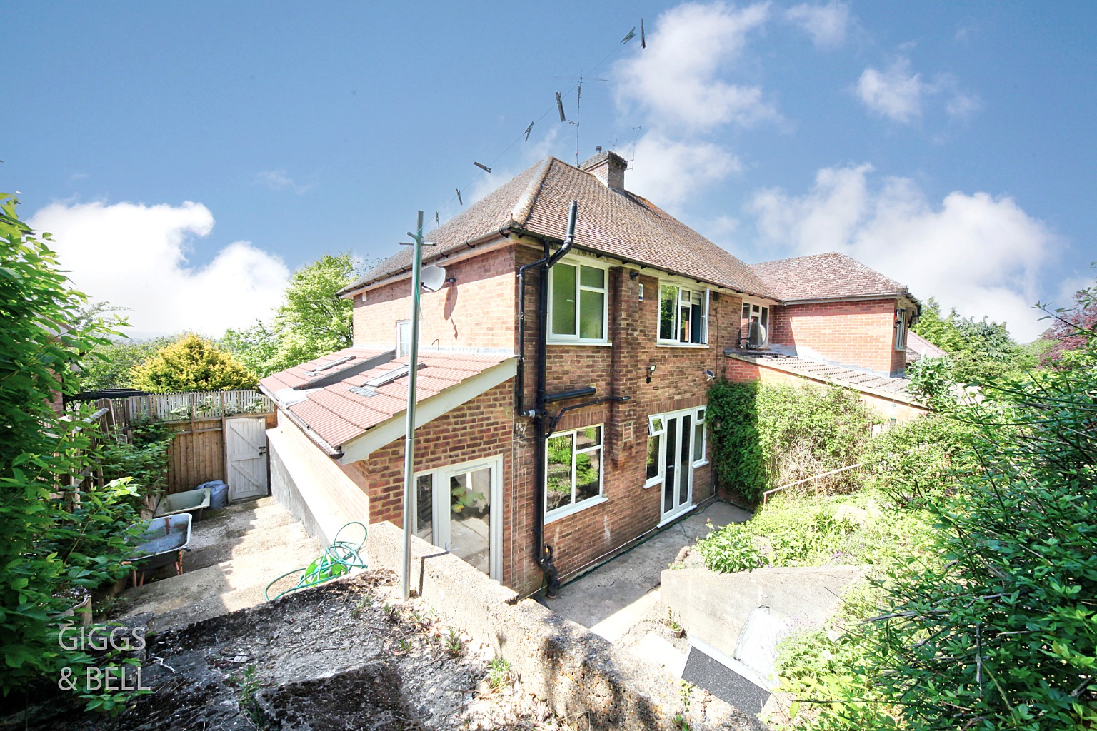 3 bed semi-detached house for sale in Knoll Rise, Luton 21