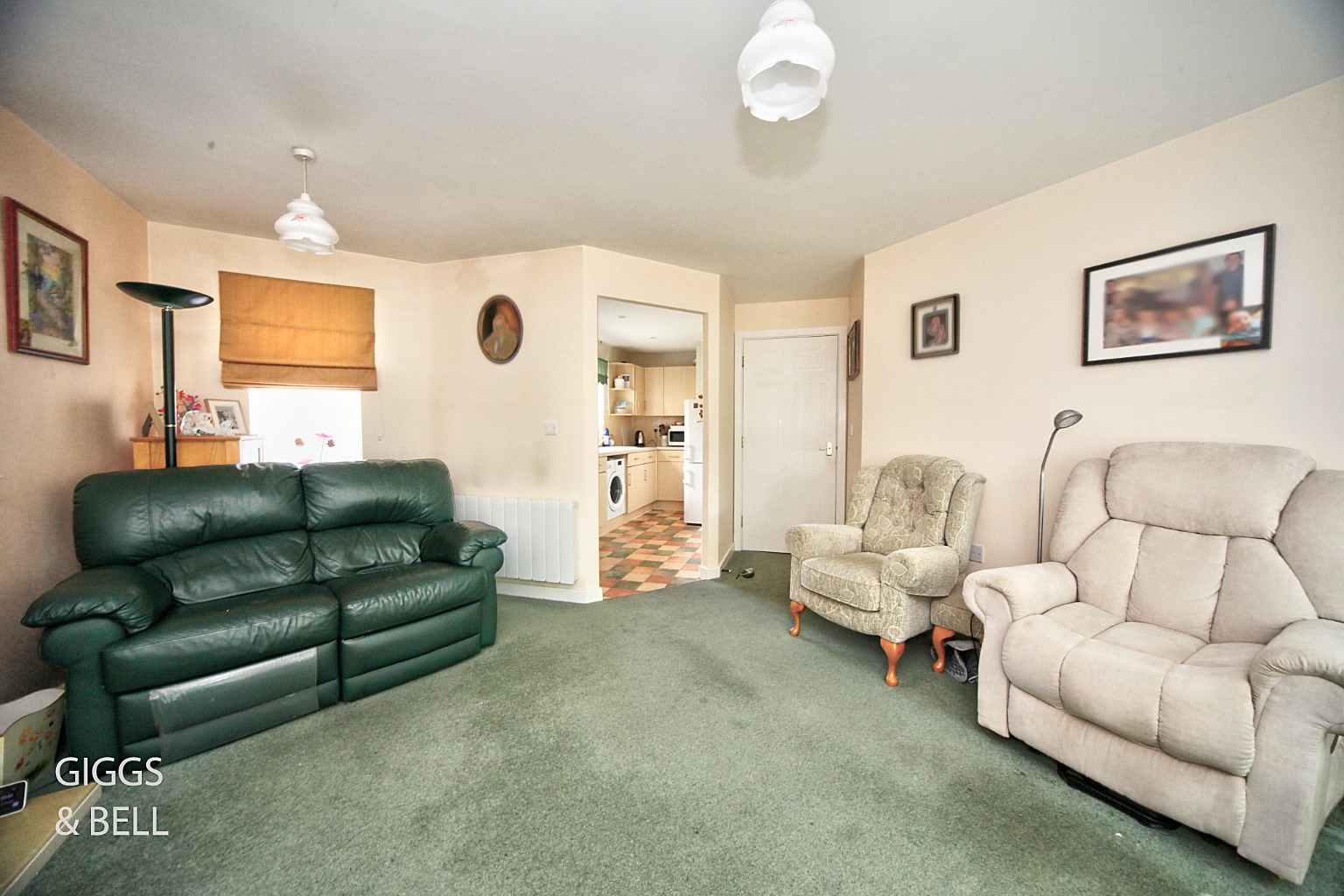2 bed flat for sale in Morgan Close, Luton 3