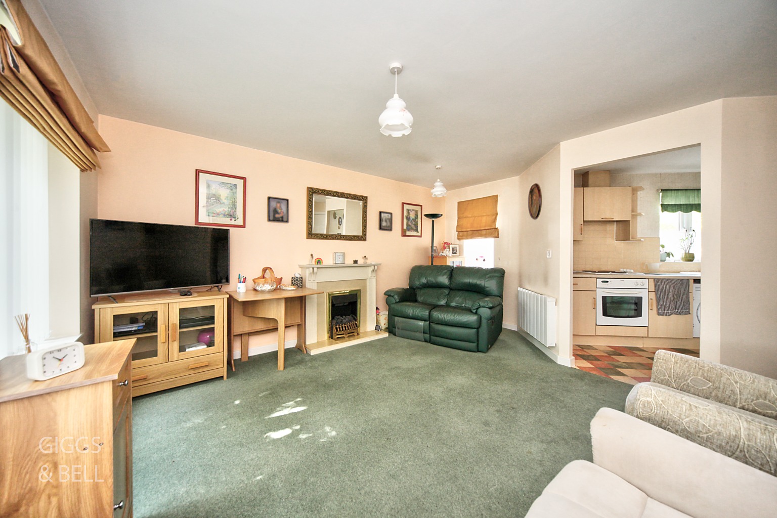 2 bed flat for sale in Morgan Close, Luton 1