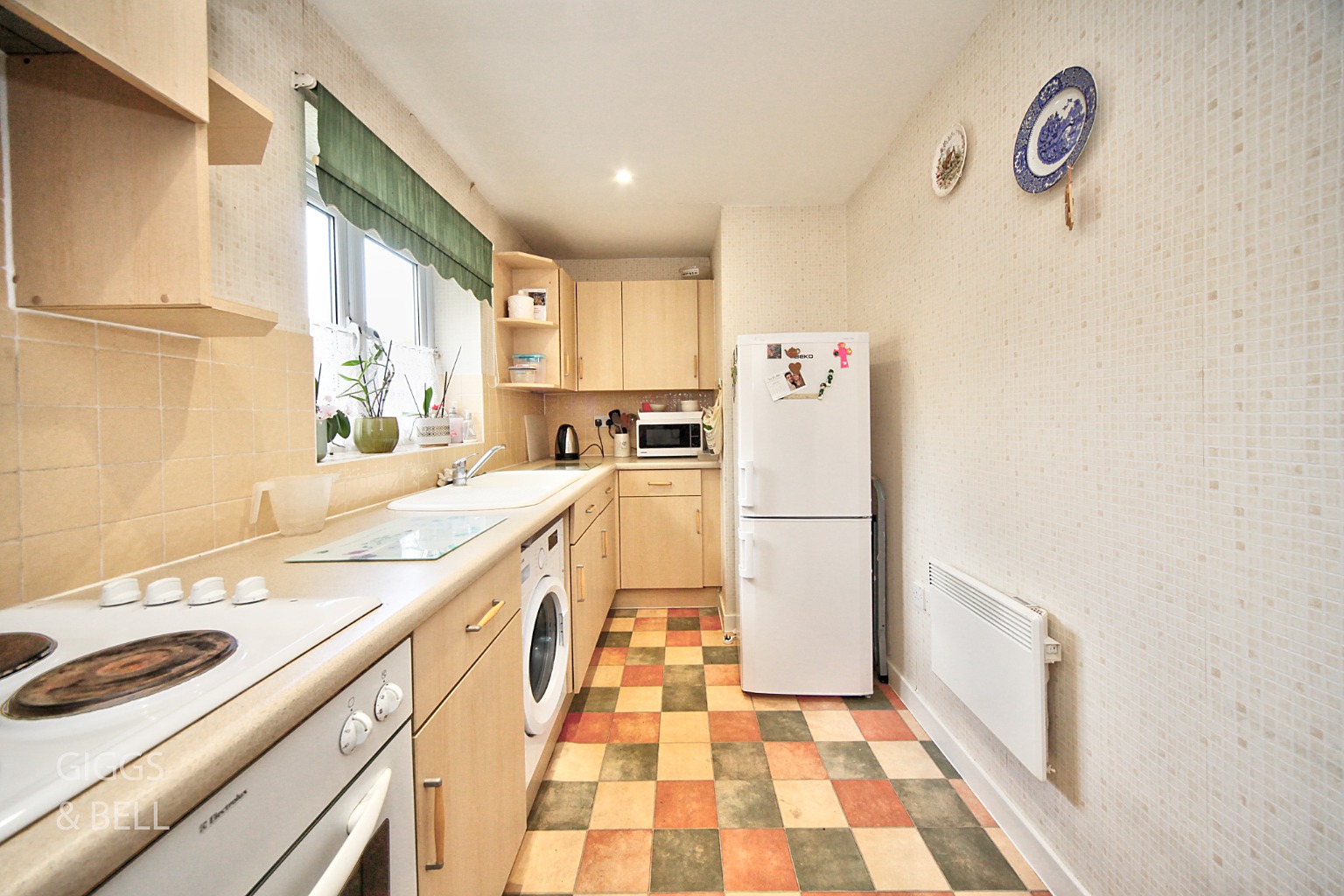 2 bed flat for sale in Morgan Close, Luton  - Property Image 5
