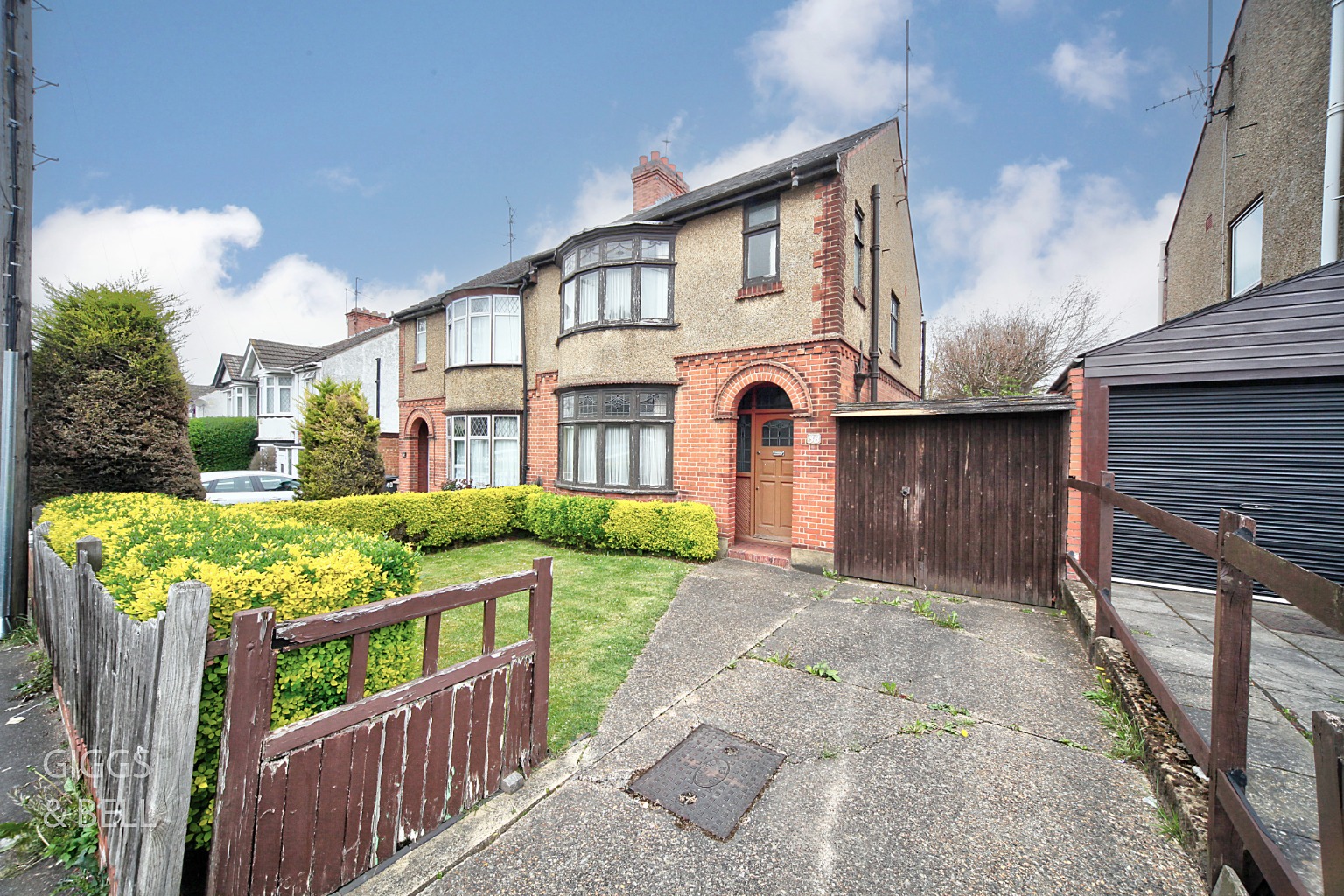 3 bed semi-detached house for sale in St Margarets Avenue, Luton, LU3 