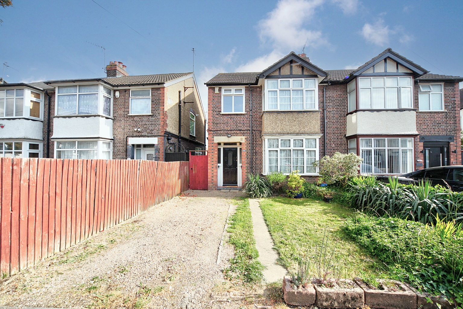 3 bed semi-detached house for sale in St Michael's Crescent, Luton  - Property Image 1