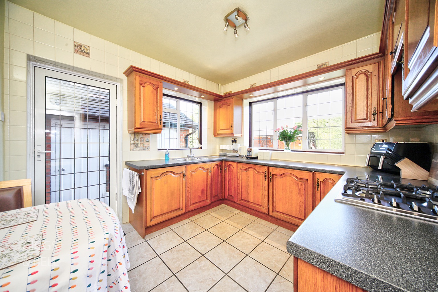 3 bed detached house for sale in Whitehill Avenue, Luton  - Property Image 11