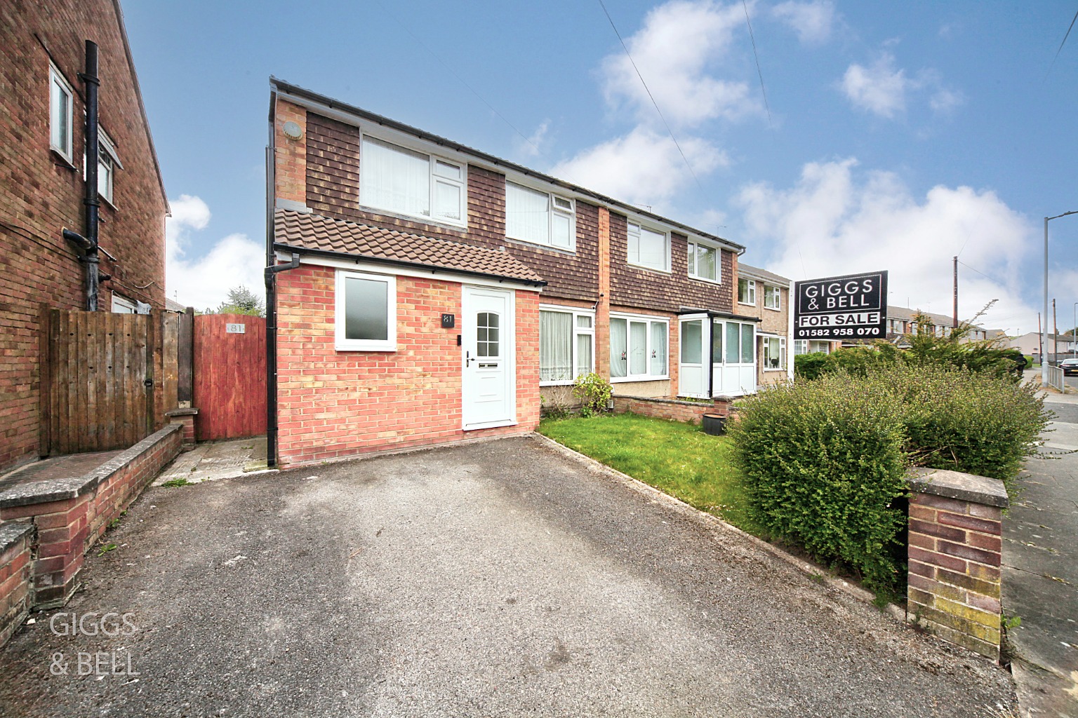 3 bed semi-detached house for sale in Pastures Way, Luton 1