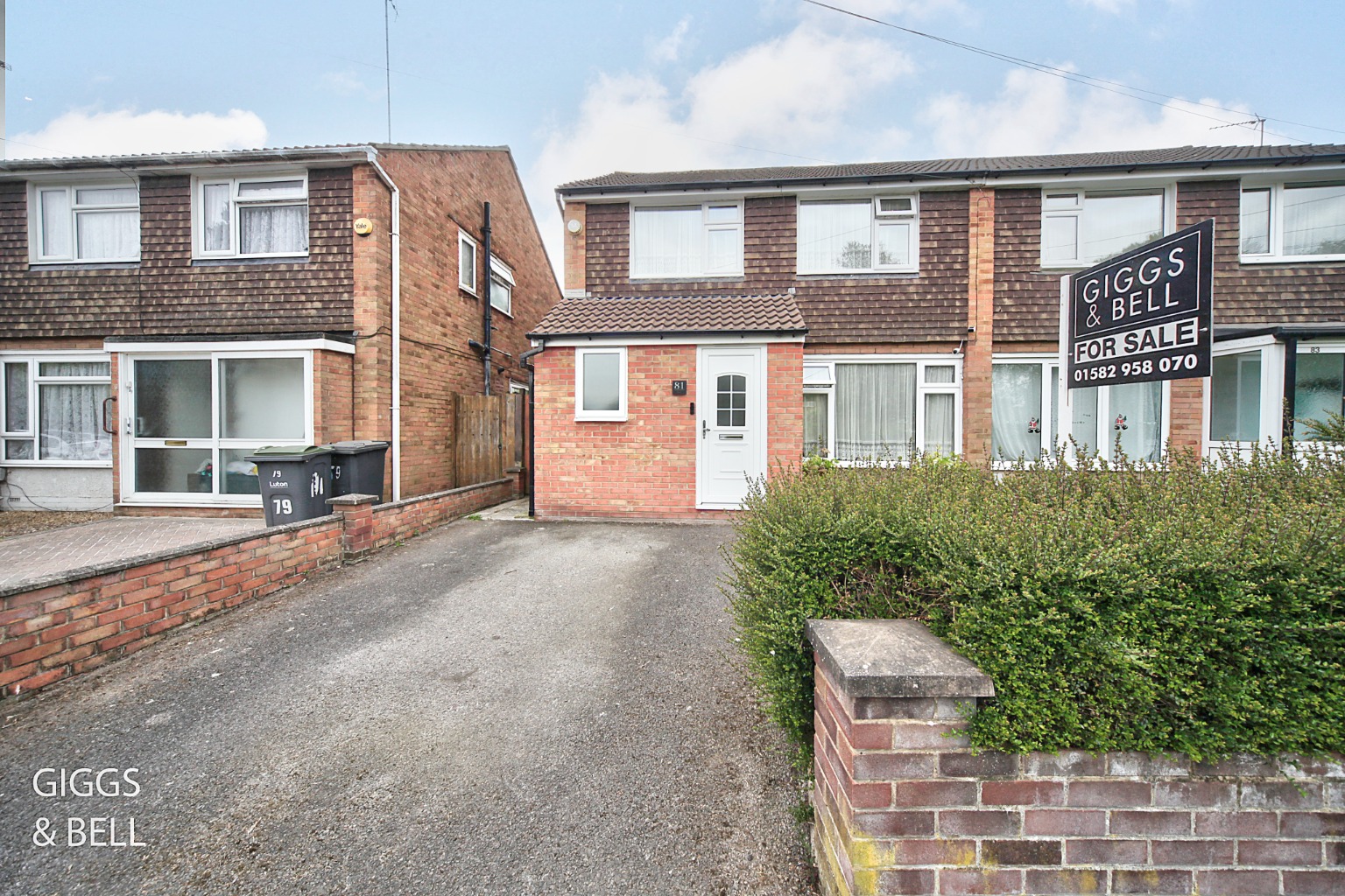3 bed semi-detached house for sale in Pastures Way, Luton  - Property Image 1