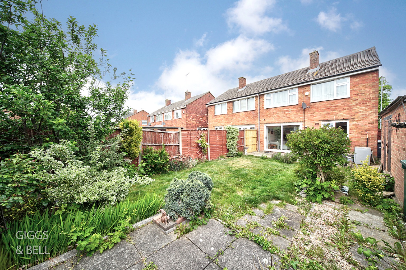 3 bed semi-detached house for sale in Pastures Way, Luton 18