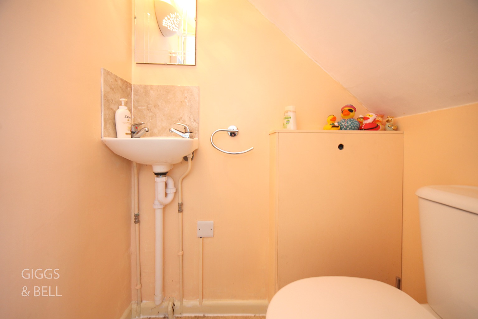 3 bed semi-detached house for sale in Pennine Avenue, Luton  - Property Image 7