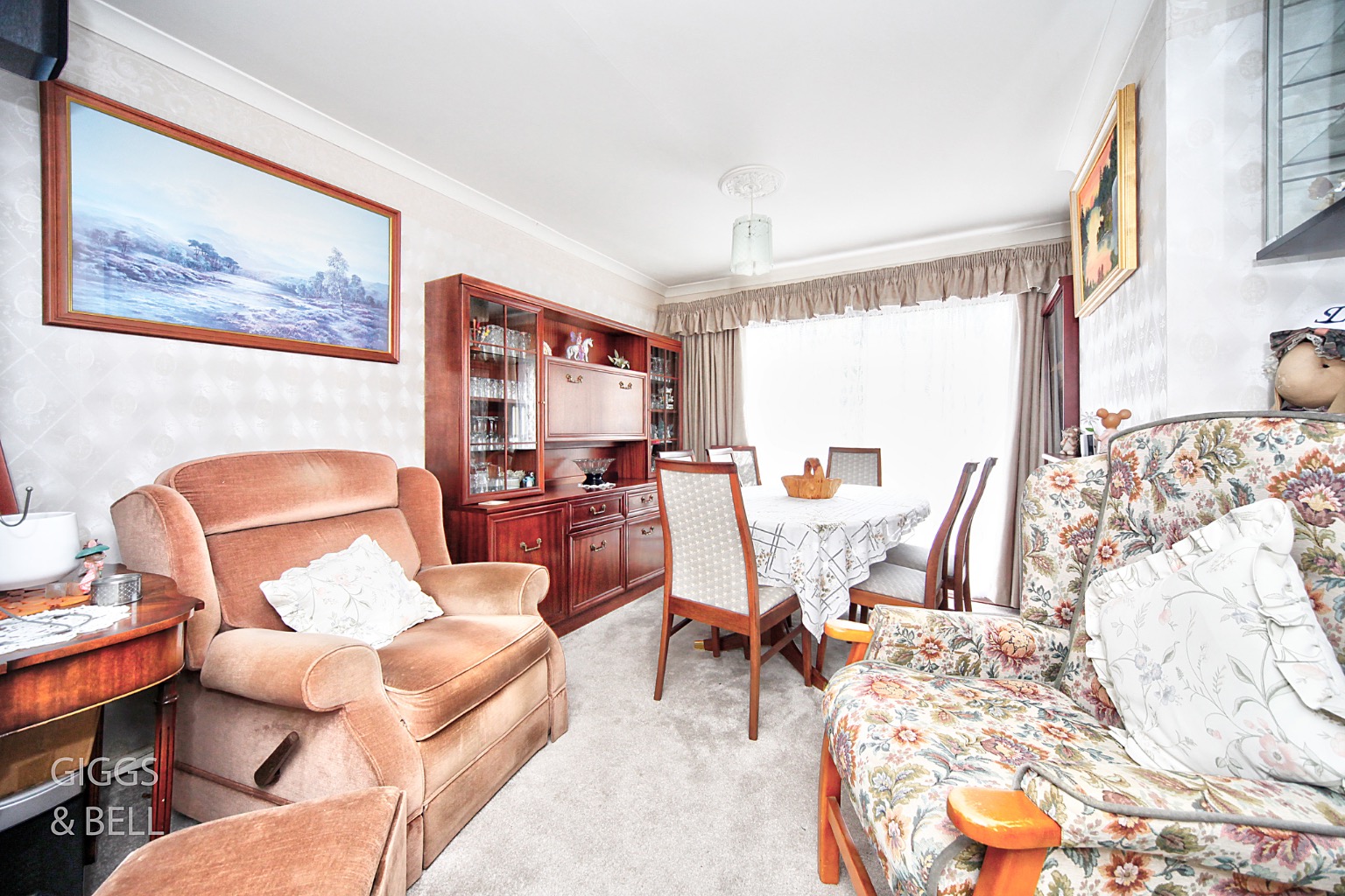 3 bed semi-detached house for sale in Pennine Avenue, Luton 2