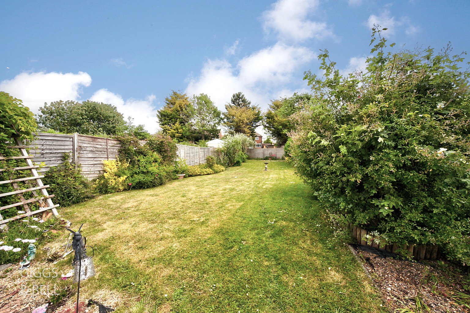 3 bed semi-detached house for sale in Pennine Avenue, Luton 15