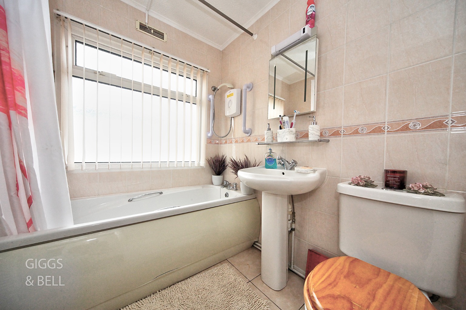 2 bed park home for sale in Little Meadow, Luton 9