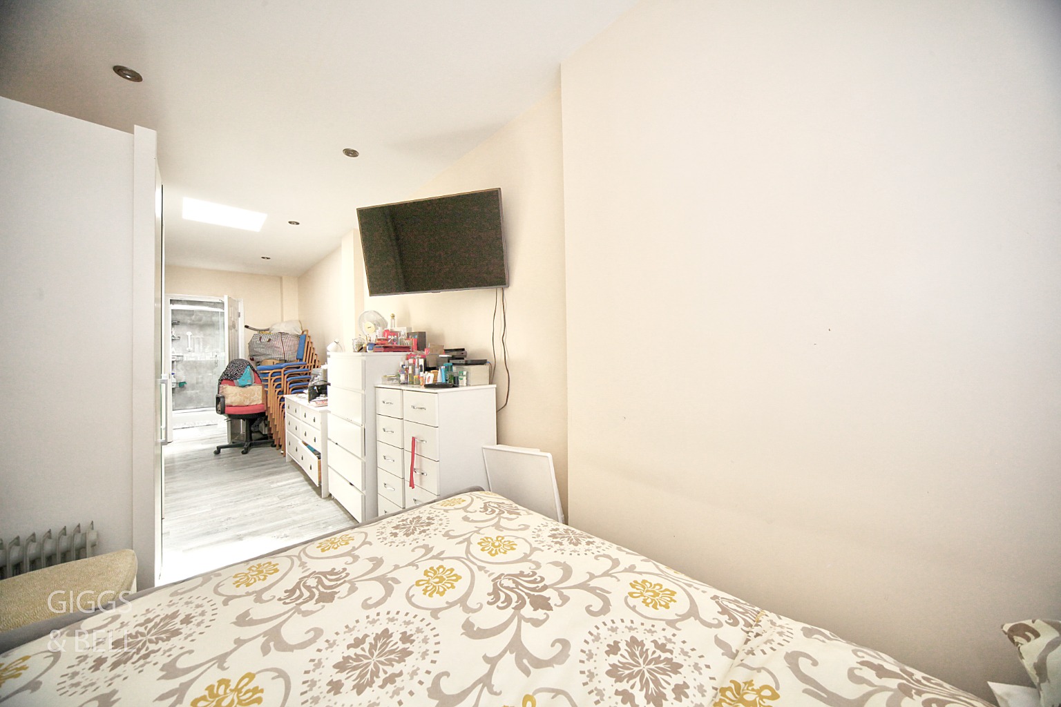 4 bed semi-detached house for sale in Kinross Crescent, Luton 11