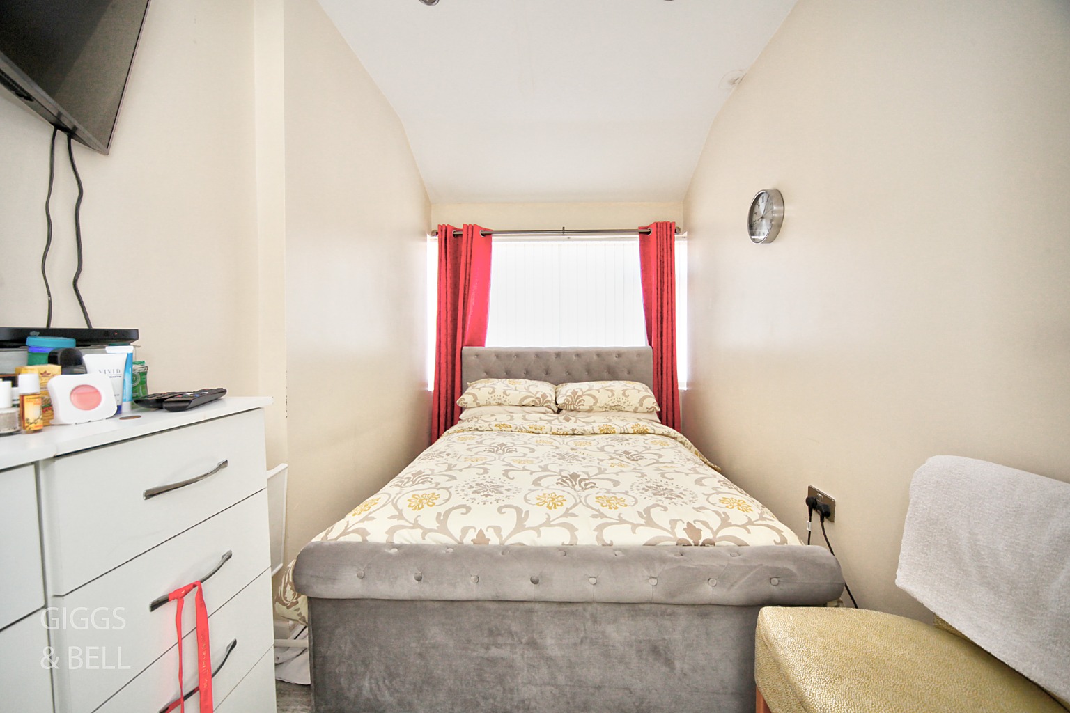 4 bed semi-detached house for sale in Kinross Crescent, Luton 10