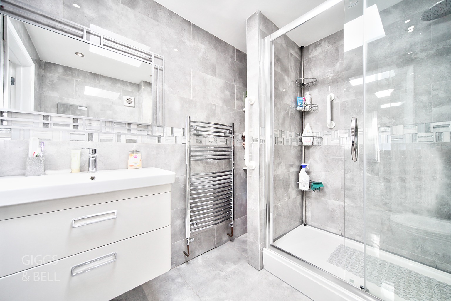 4 bed semi-detached house for sale in Kinross Crescent, Luton  - Property Image 14