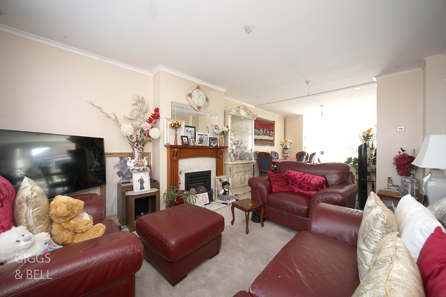 4 bed semi-detached house for sale in Kinross Crescent, Luton 2