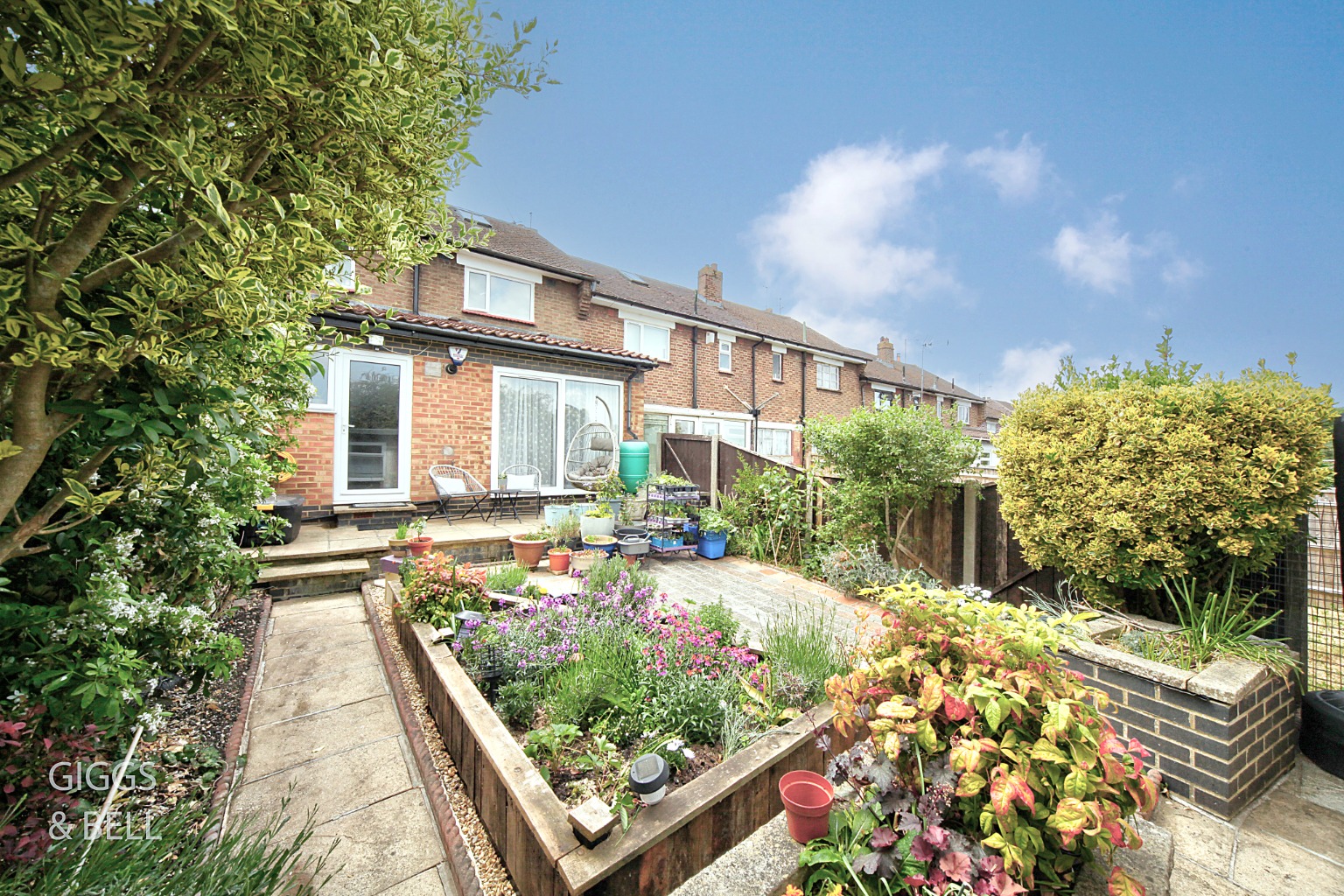 3 bed terraced house for sale in Wilsden Avenue, Luton 22
