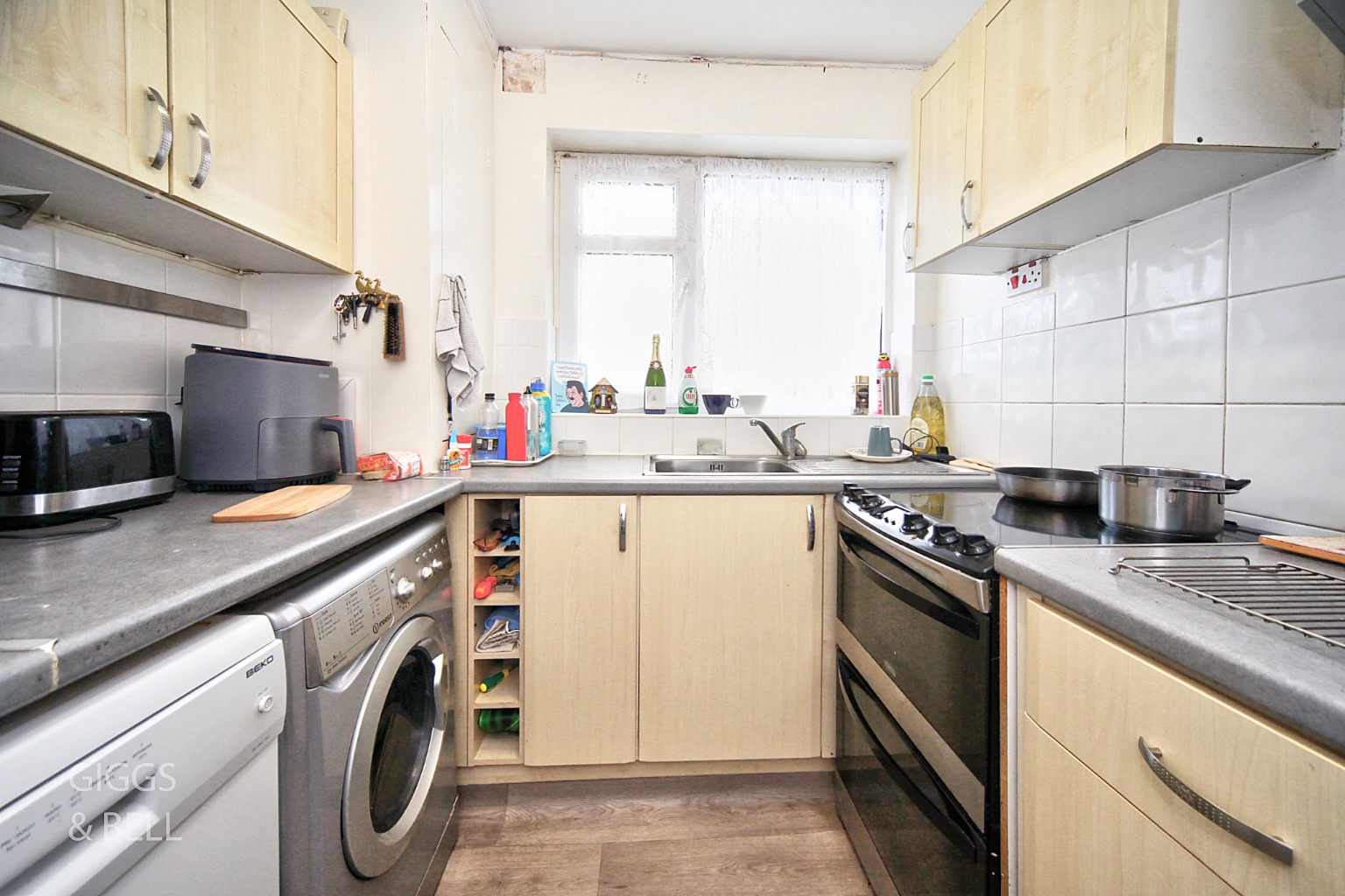 2 bed maisonette for sale in Fair Oak Drive, Luton  - Property Image 5
