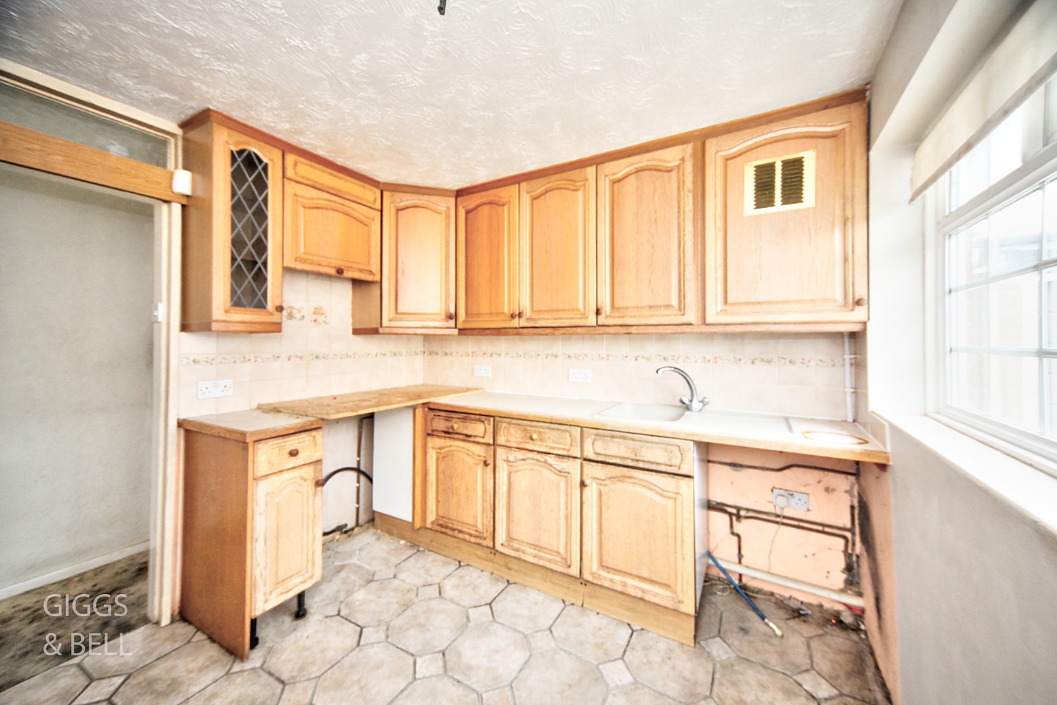 2 bed detached bungalow for sale in Sedbury Close, Luton  - Property Image 13