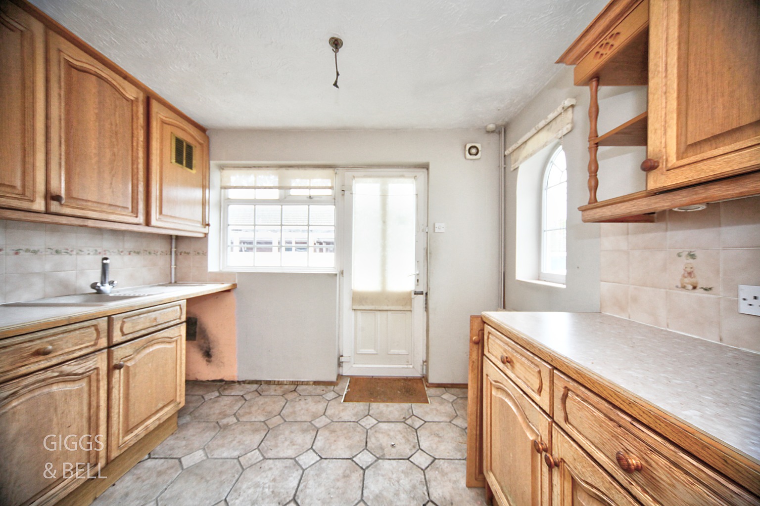 2 bed detached bungalow for sale in Sedbury Close, Luton  - Property Image 10