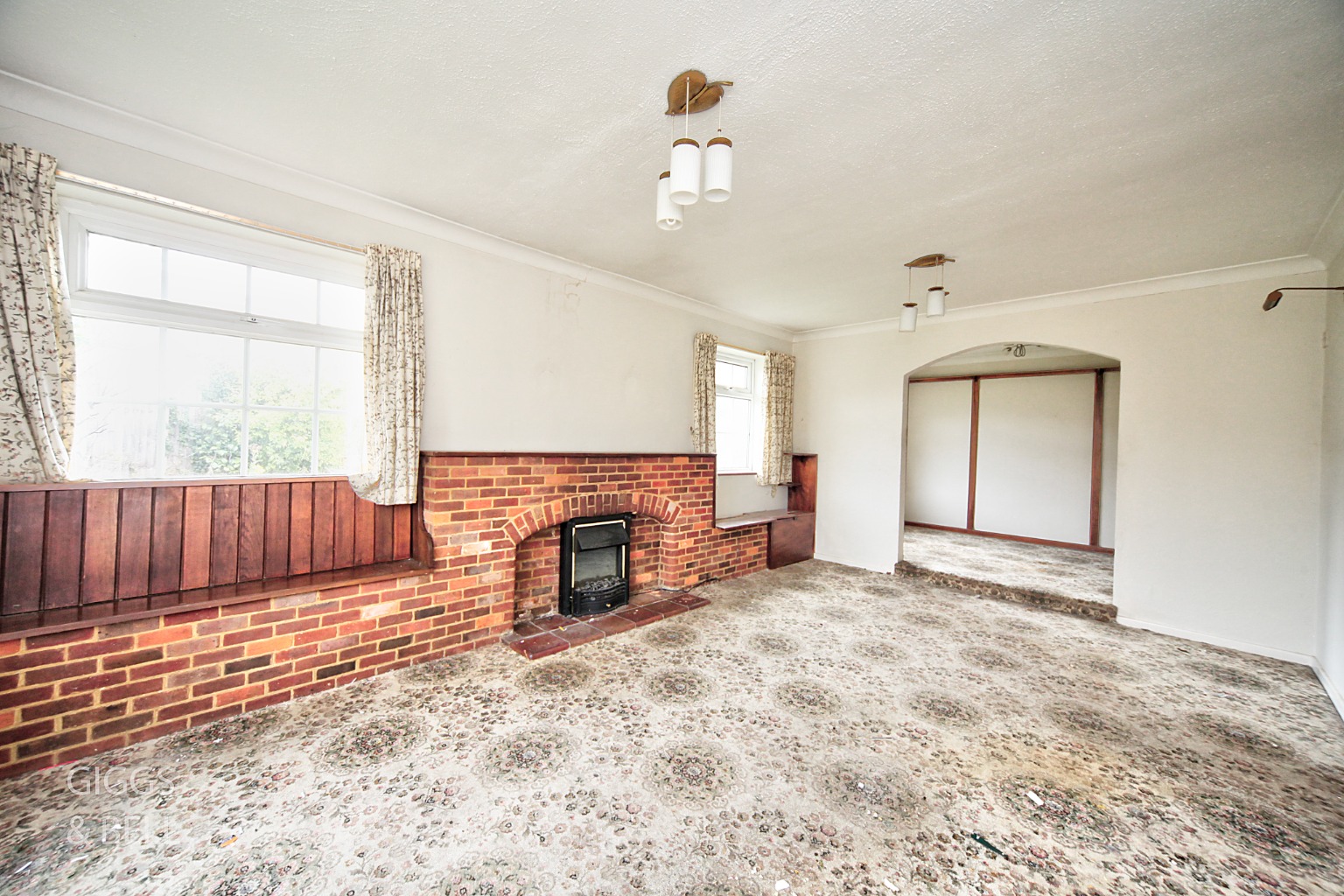 2 bed detached bungalow for sale in Sedbury Close, Luton  - Property Image 5