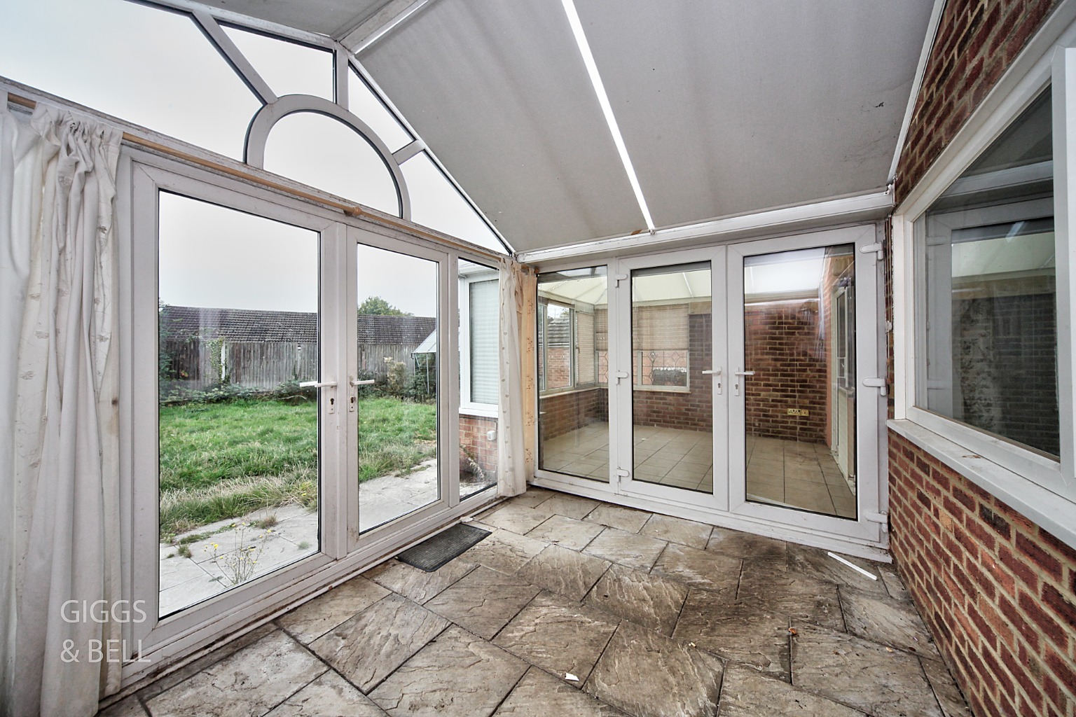 2 bed detached bungalow for sale in Sedbury Close, Luton 22