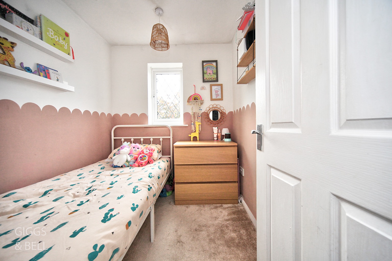 3 bed semi-detached house for sale in Troon Gardens, Luton  - Property Image 14