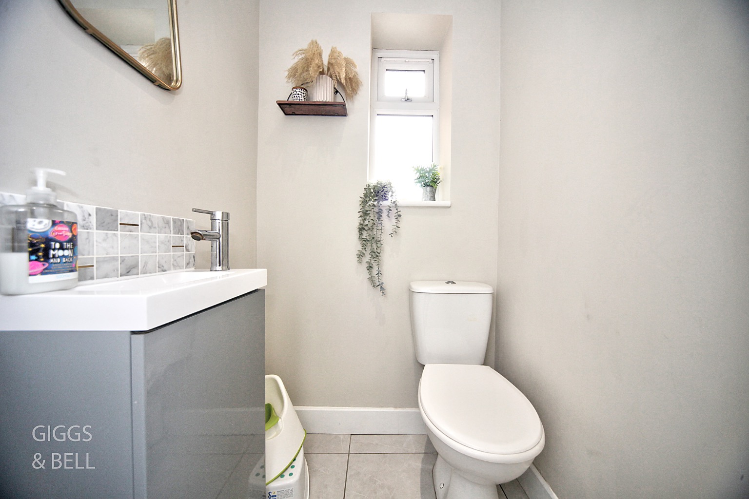 3 bed semi-detached house for sale in Troon Gardens, Luton 8