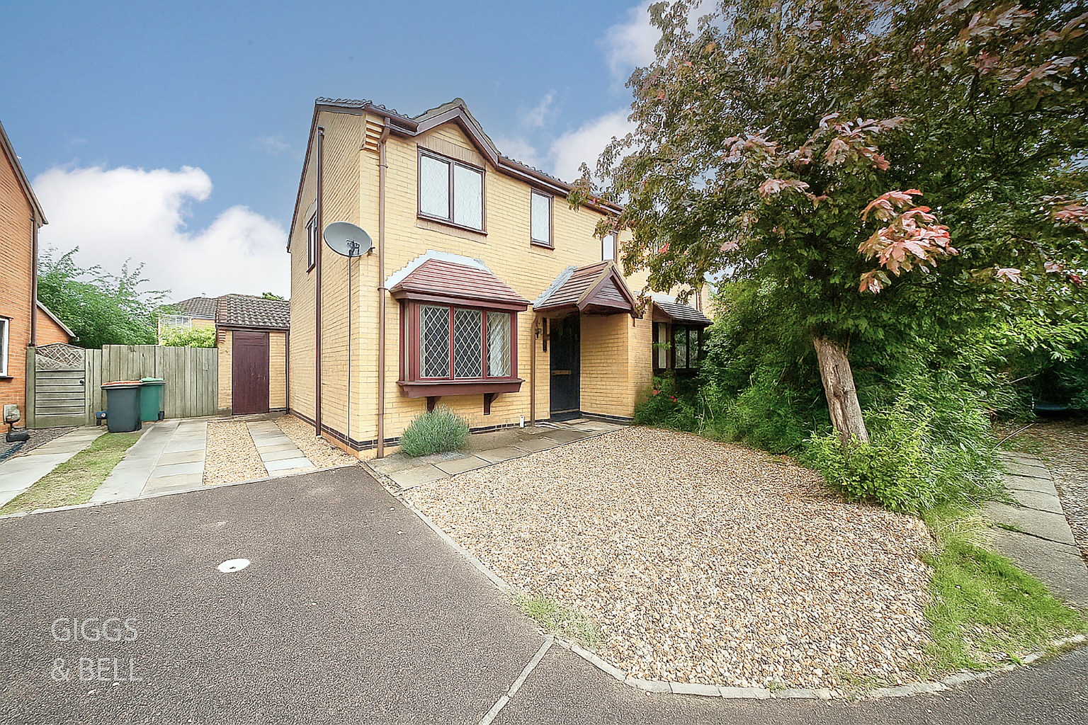 3 bed semi-detached house for sale in Troon Gardens, Luton, LU2 