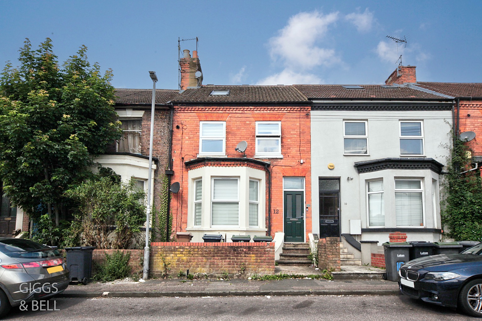 2 bed flat for sale in Salisbury Road, Luton  - Property Image 1