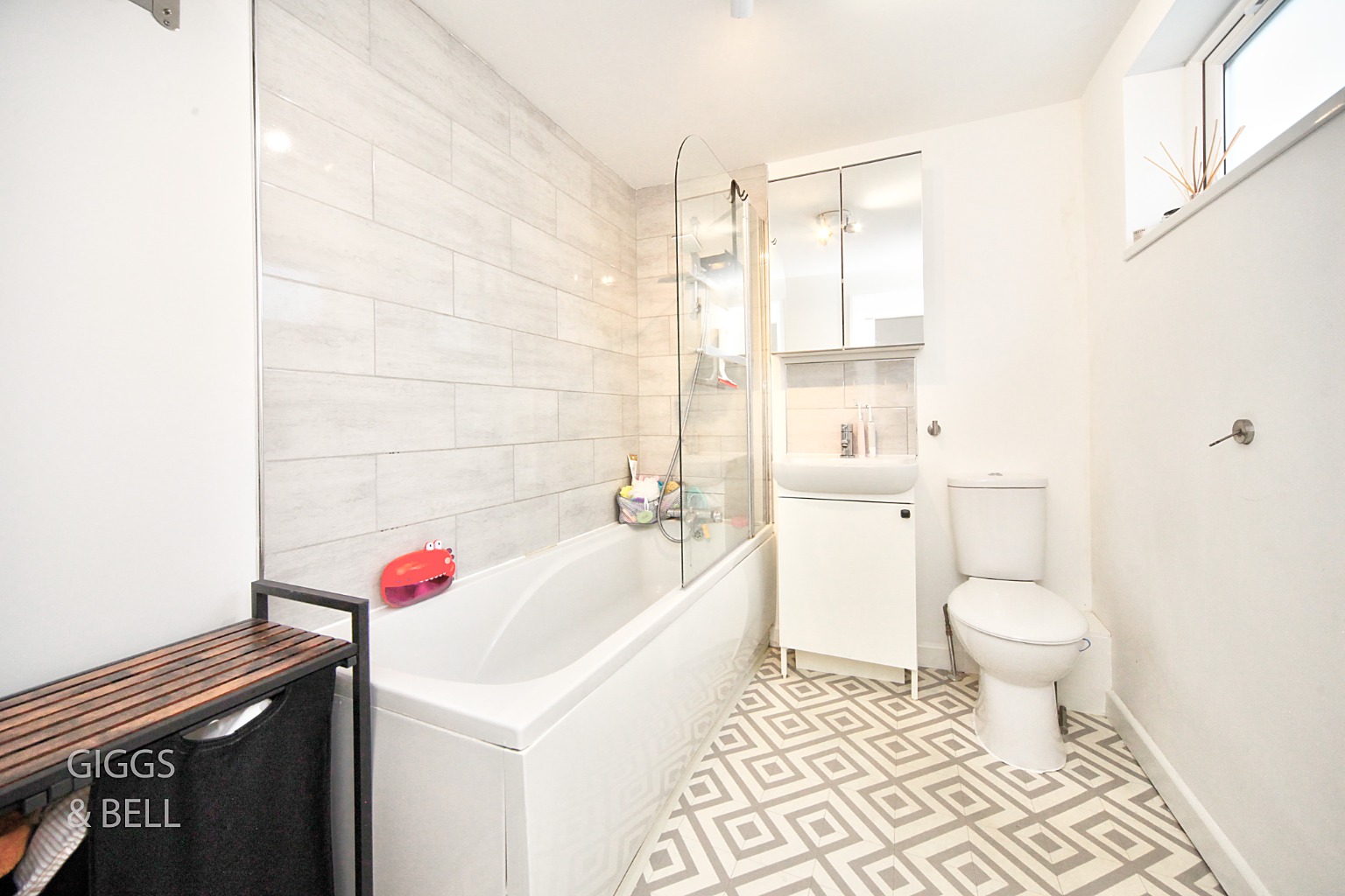 2 bed flat for sale in Salisbury Road, Luton  - Property Image 11