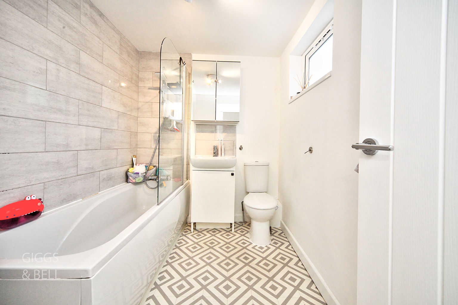 2 bed flat for sale in Salisbury Road, Luton  - Property Image 12