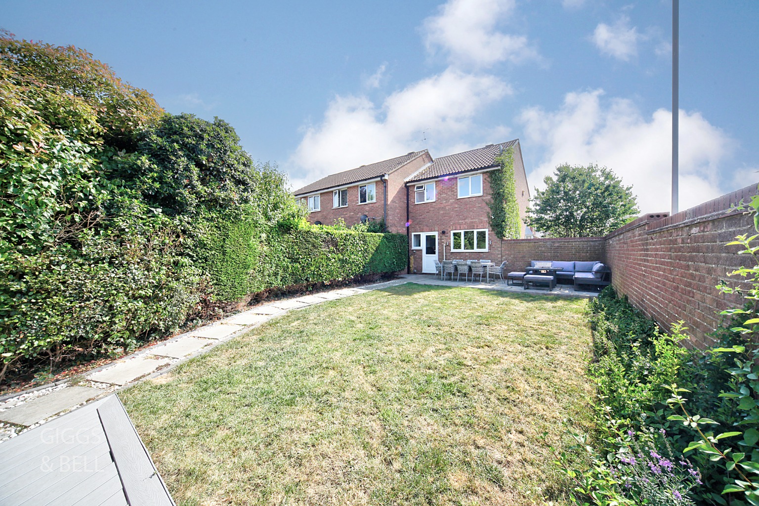3 bed end of terrace house for sale in Claverley Green, Luton  - Property Image 17
