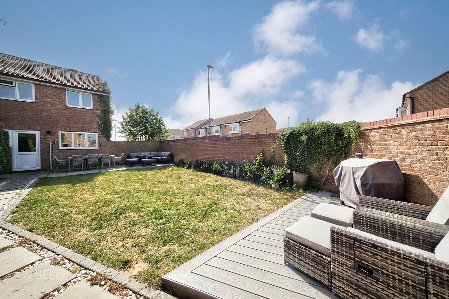3 bed end of terrace house for sale in Claverley Green, Luton  - Property Image 16