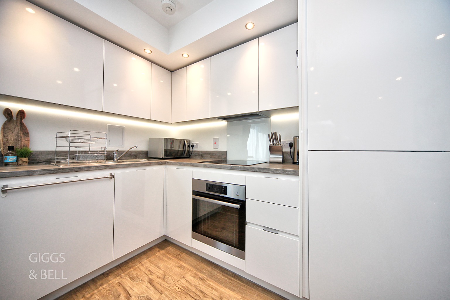 1 bed flat for sale in Stirling Drive, Luton 9