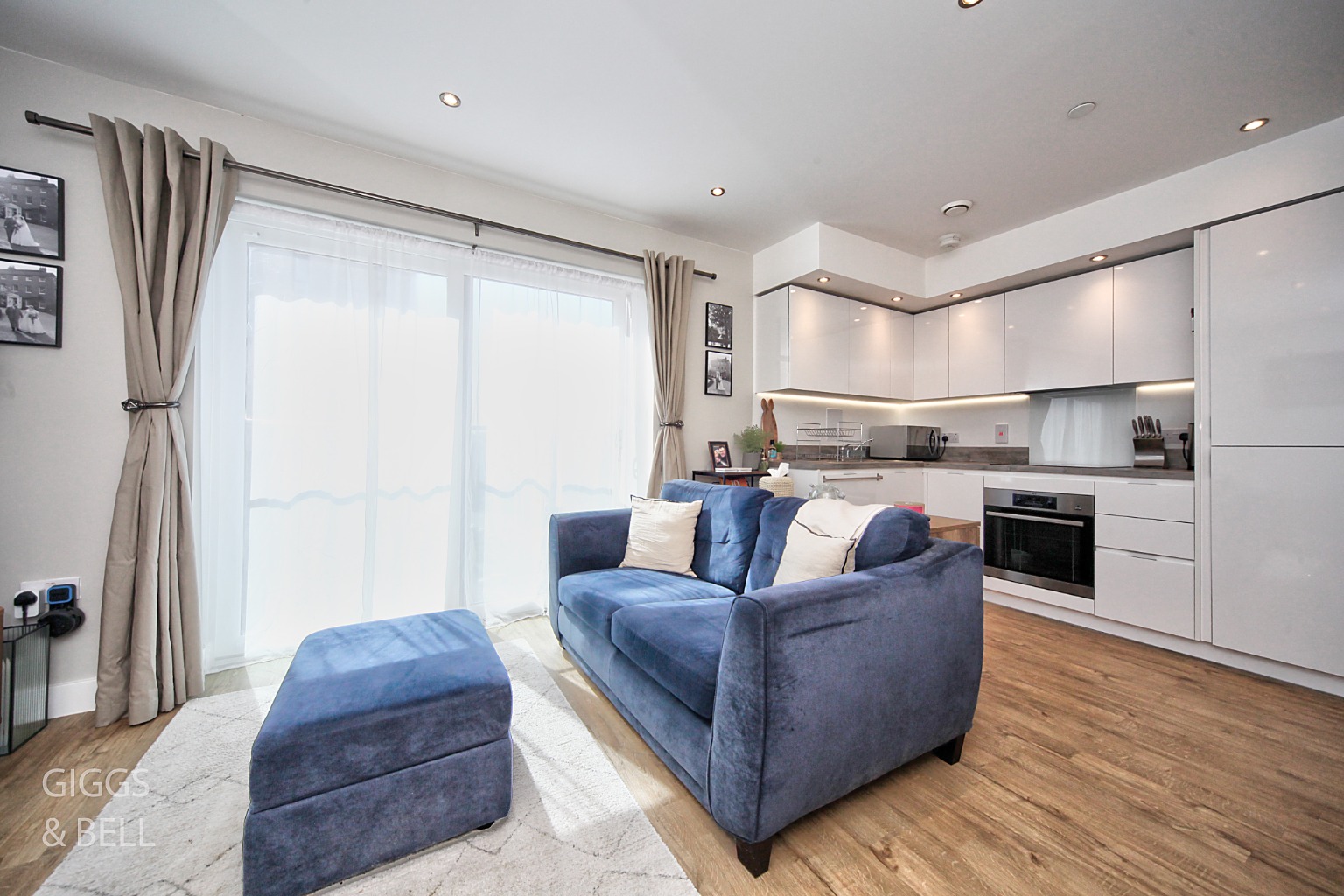 1 bed flat for sale in Stirling Drive, Luton 10