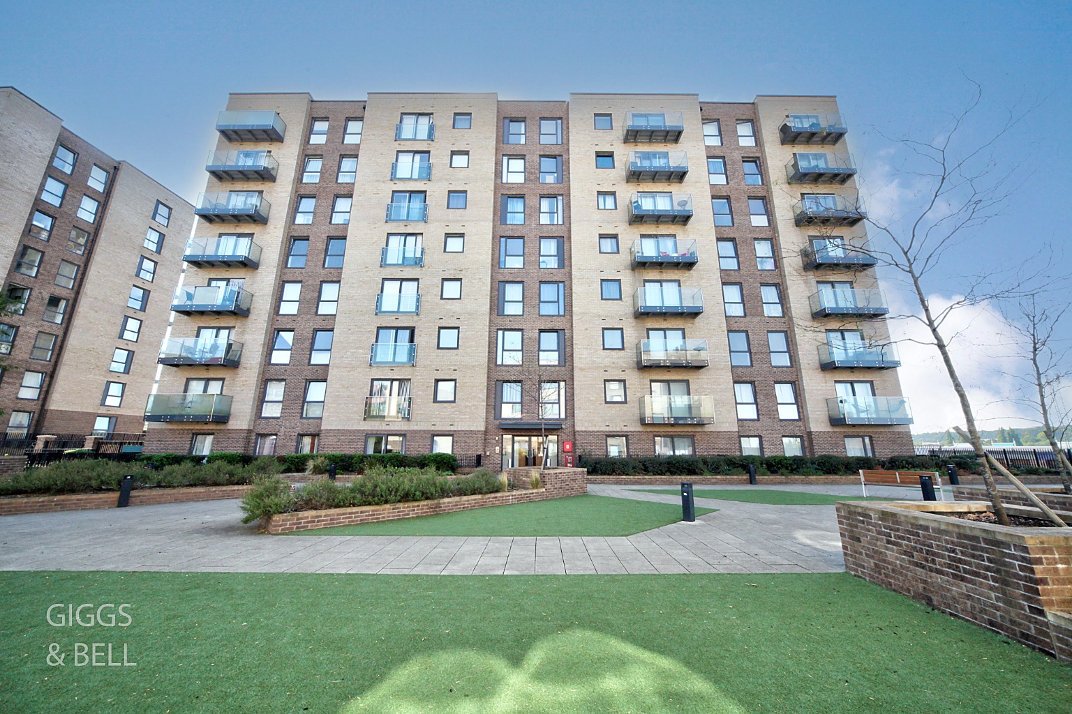 1 bed flat for sale in Stirling Drive, Luton  - Property Image 1
