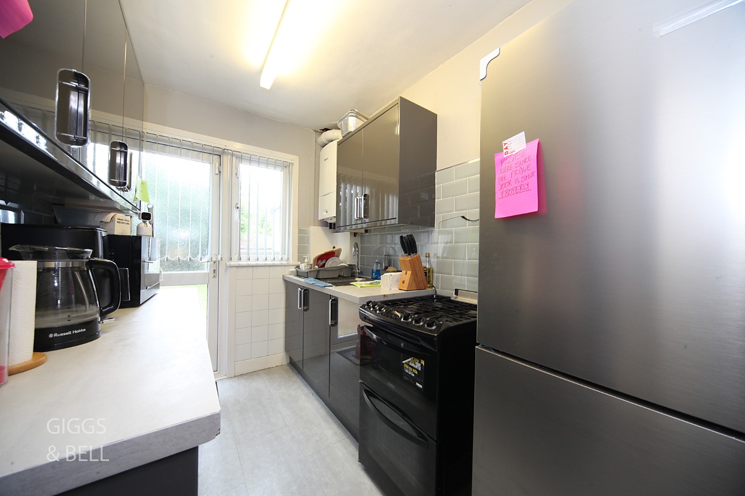3 bed end of terrace house for sale in Bradley Road, Luton 3
