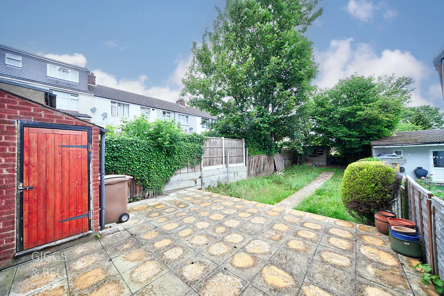 3 bed end of terrace house for sale in Bradley Road, Luton 10