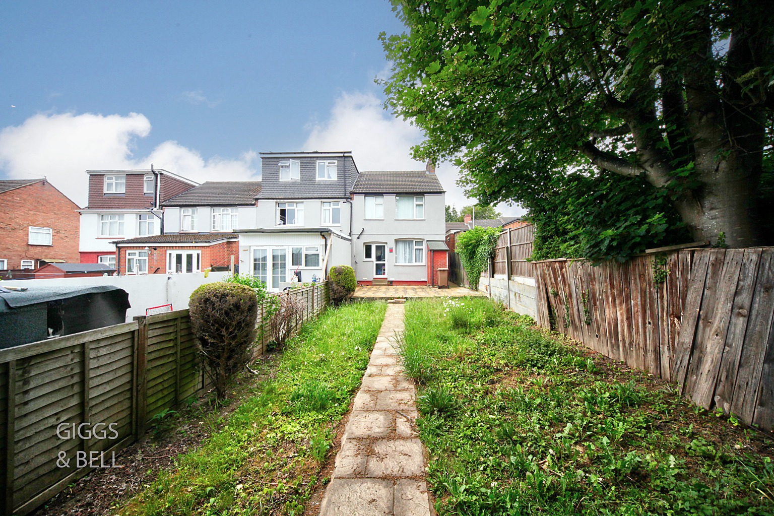 3 bed end of terrace house for sale in Bradley Road, Luton 12