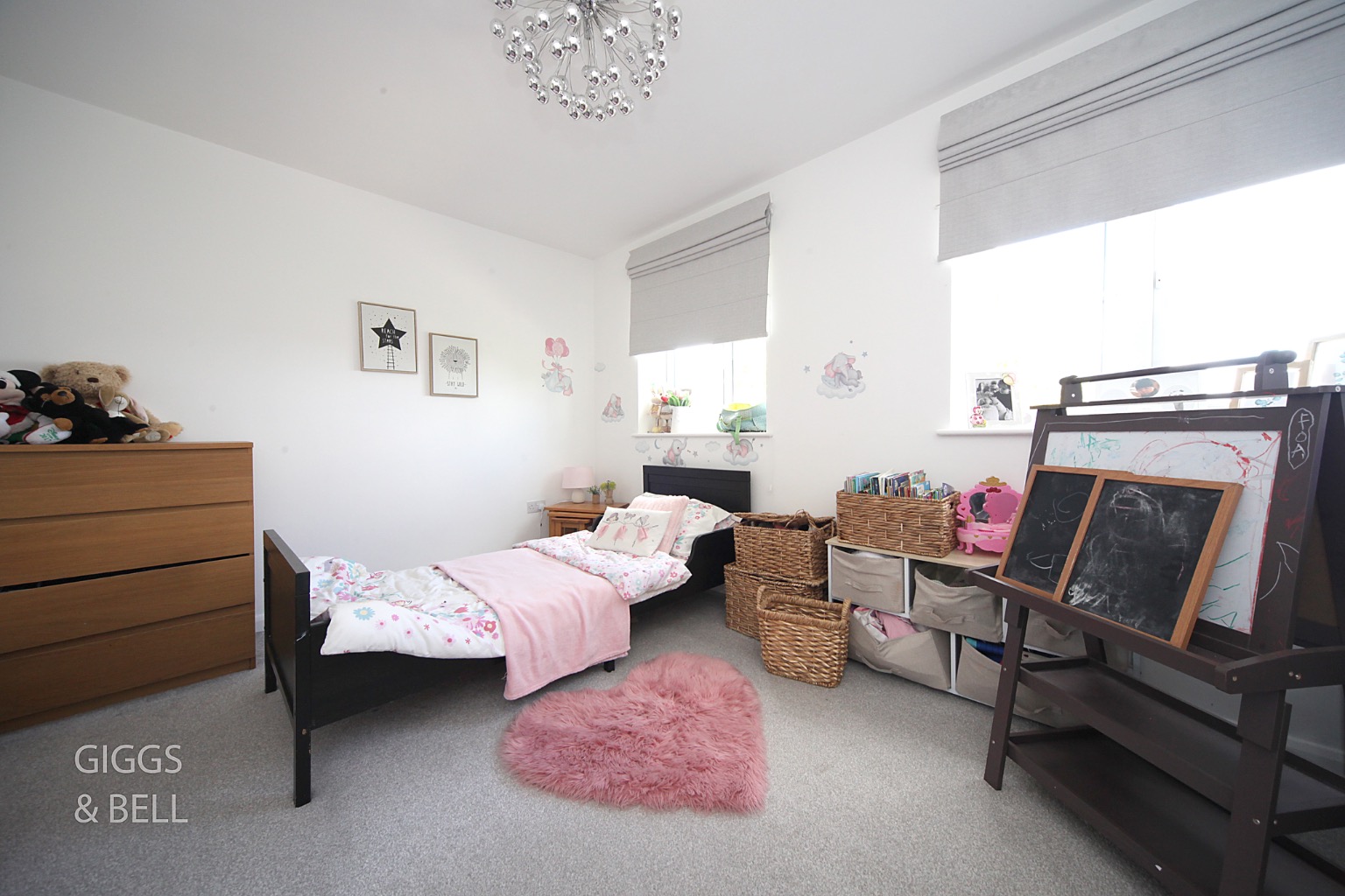 3 bed town house for sale in Deanes Close, Luton 8
