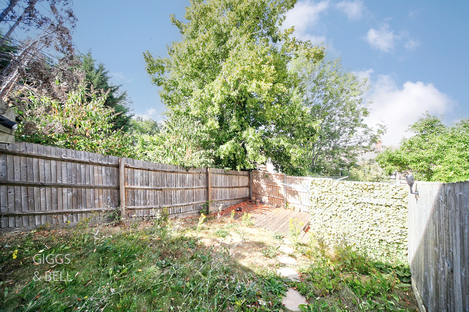 3 bed town house for sale in Deanes Close, Luton  - Property Image 14