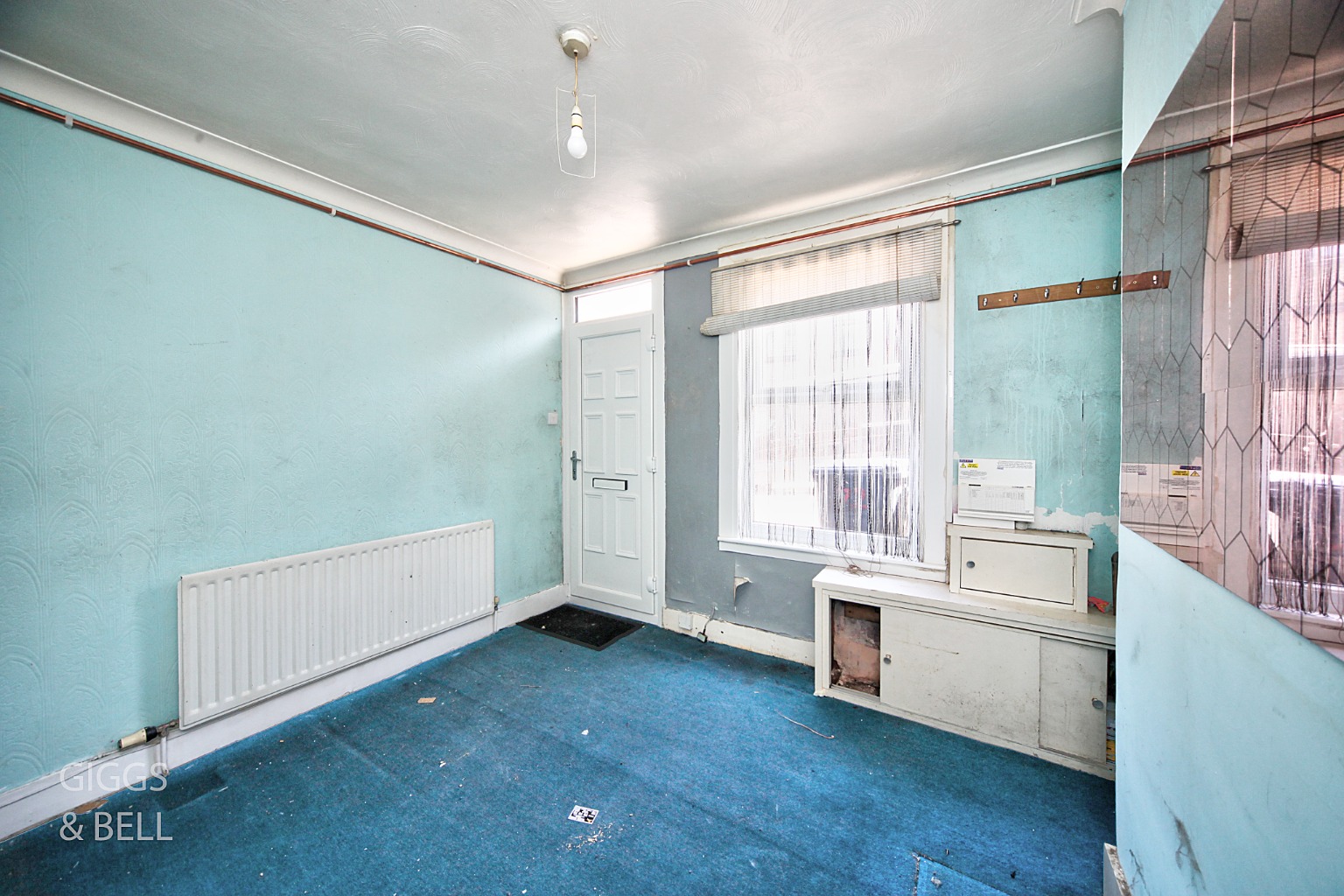 2 bed terraced house for sale in Ashton Road, Luton 1