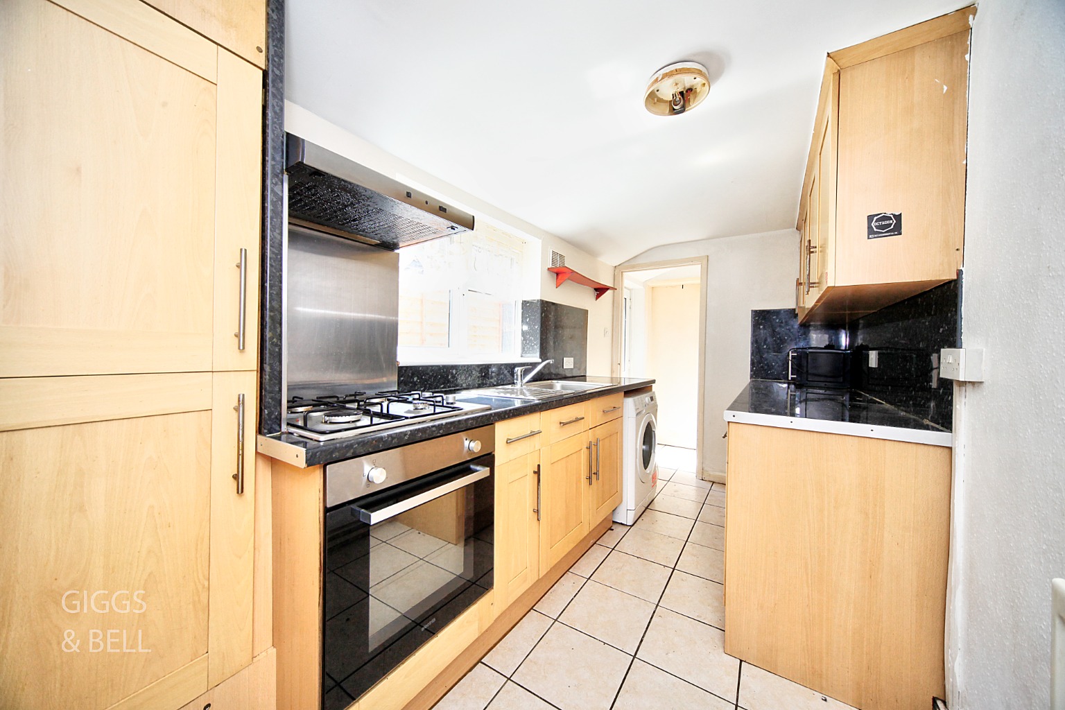 2 bed terraced house for sale in Ashton Road, Luton  - Property Image 6
