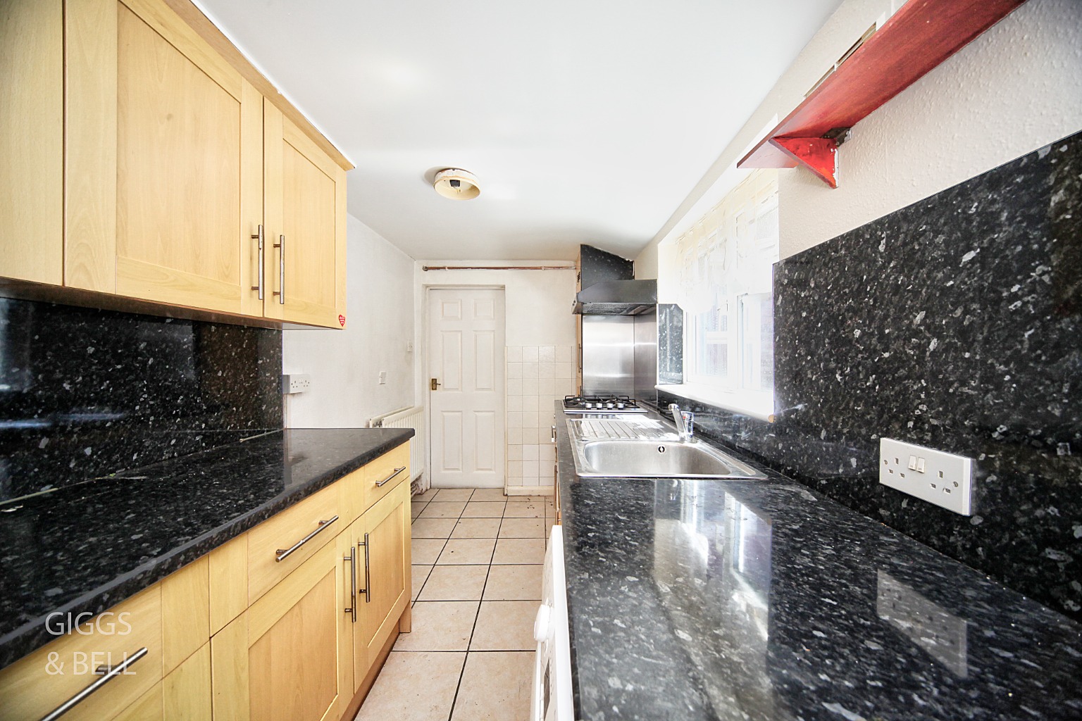 2 bed terraced house for sale in Ashton Road, Luton 6