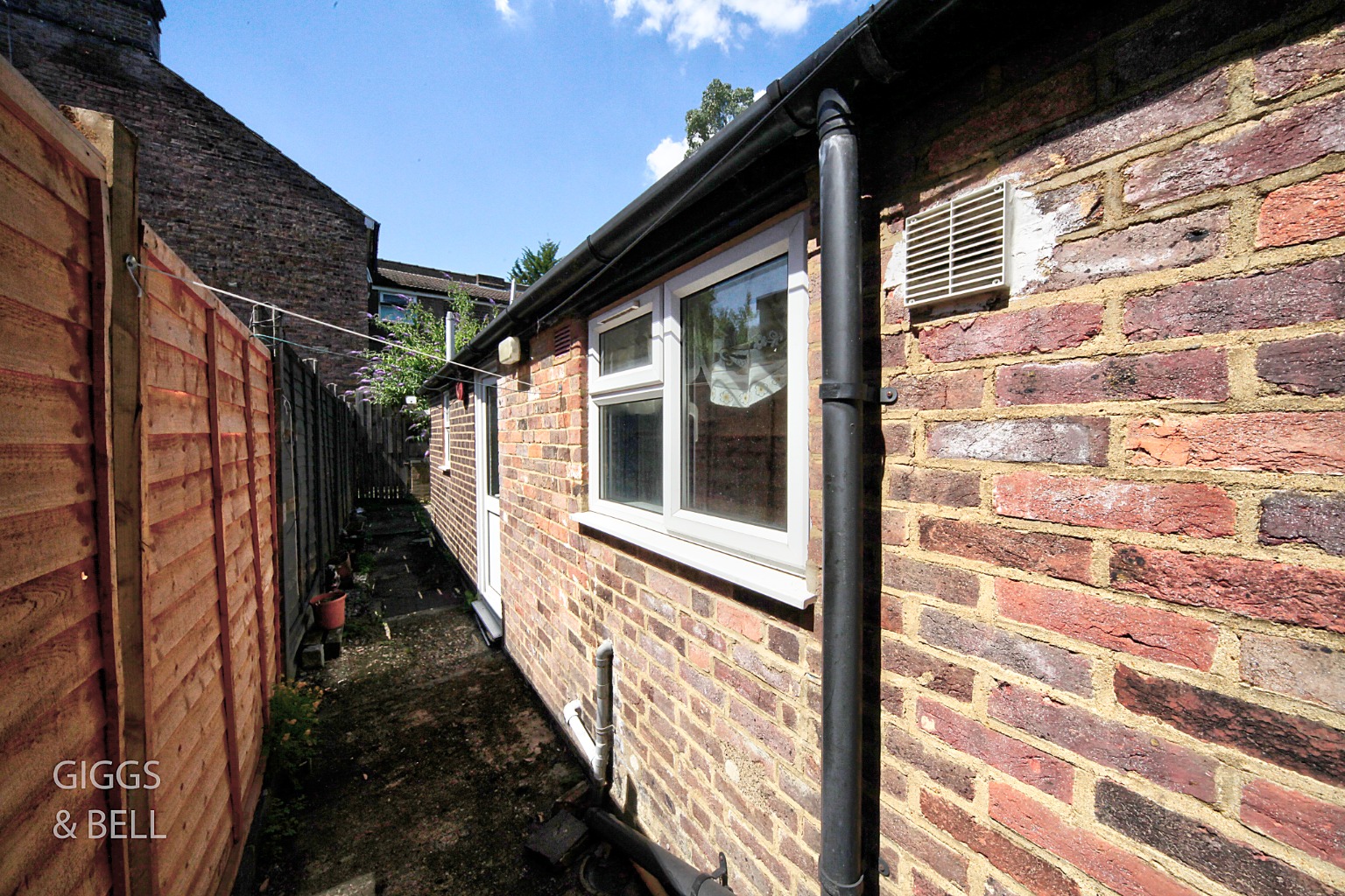 2 bed terraced house for sale in Ashton Road, Luton  - Property Image 16